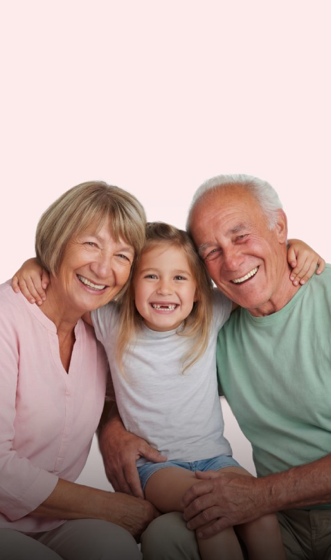 Și bunicilor le pot „crește” dinții la loc. Protocolul Dr. Leahu în implantologie dentară