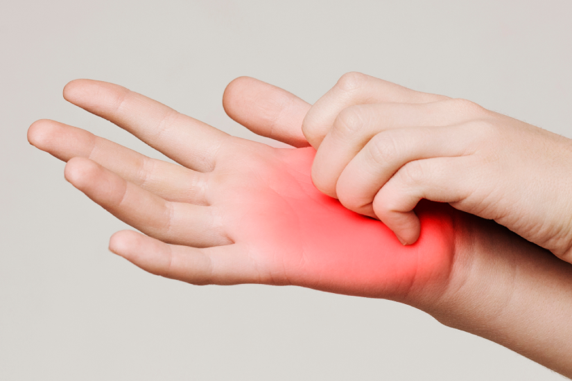 Senzația de mâncărime la nivelul mâinilor este un simptom al colestazei