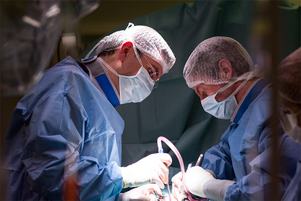 Spondilolistezis lombar operat prin abord minim-invaziv