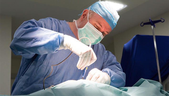 O tânără a dat în judecată Spitalul ”Sf. Spiridon” din Iaşi, acuzând trei operaţii nereuşite la nas