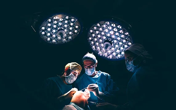 echipa medicala sala operatie