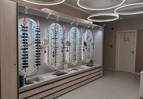Rafturi ochelari policlinica Sun Plaza